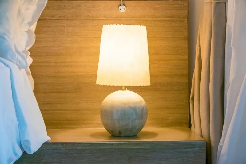 light lamp in bed room