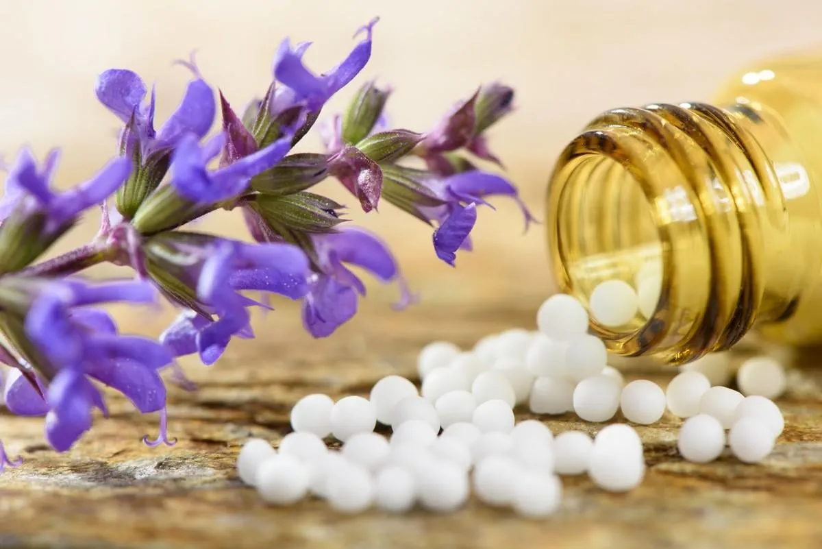 naturmedizin, homöopathie und alternative medizin mit globuli