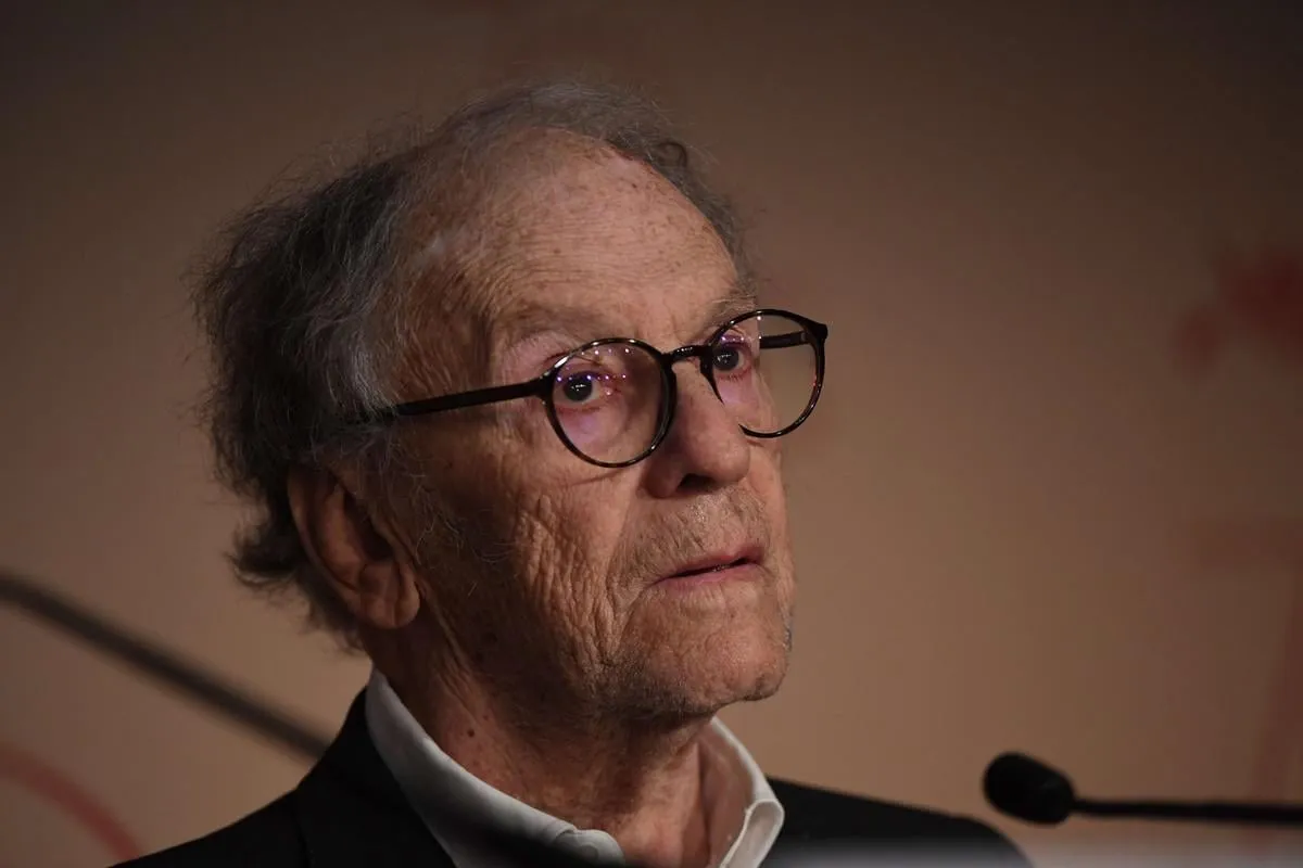 jean-louis trintignant assiste à la conférence de presse 'happy end' lors du 70ème festival annuel du film cannes le 22 mai 2017 à cannes, france photo piscine par niviere abacapresscom, 593915 007 cannes france