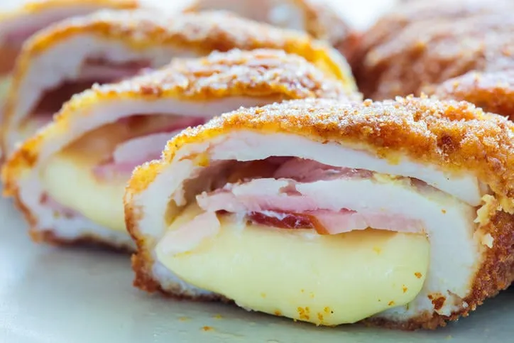 spécialité cordon bleu (rouleaux de poitrine de poulet, jambon et fromage cheddar)
