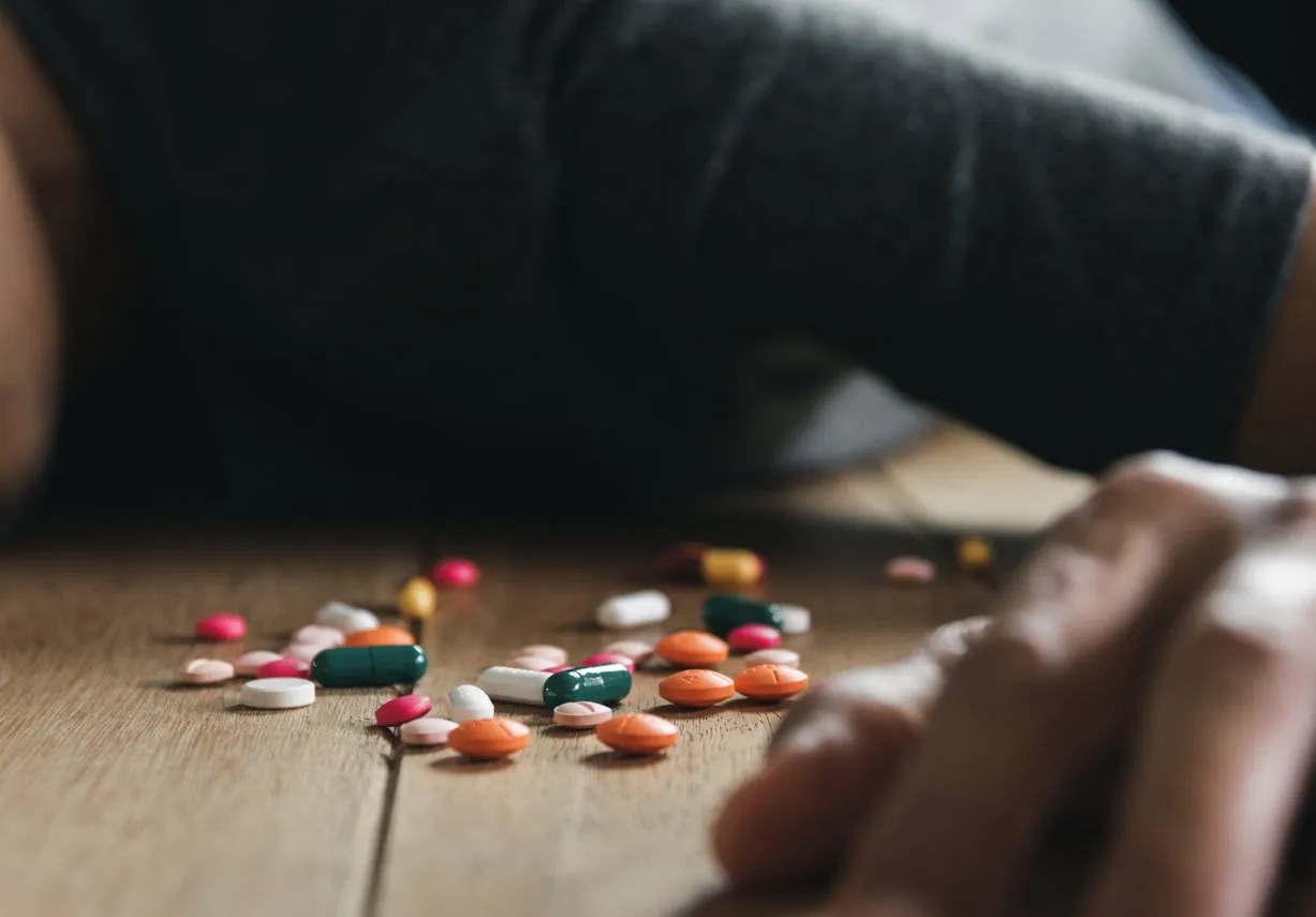 the person using drugs overdose and will be go to death this concept is for healthcare or medical