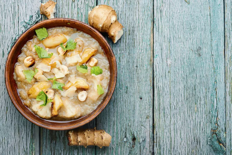 cream soup of jerusalem artichoke and cauliflower