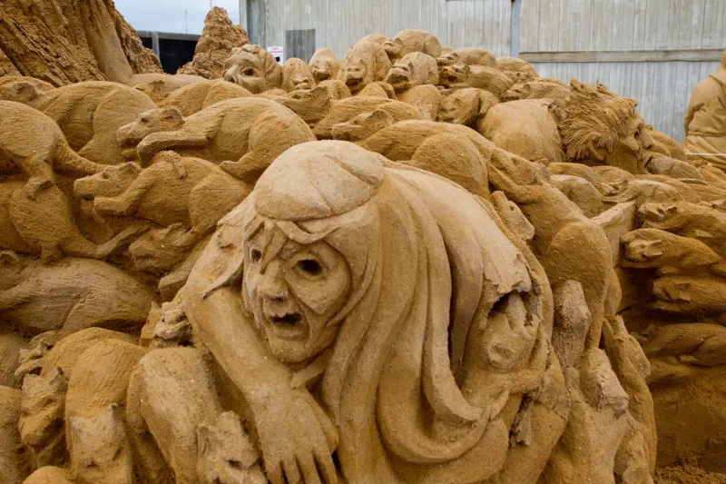 sand sculpture of a covert with rats and the death this sand sculpture is made by bouke atema and photograped by bouke atema