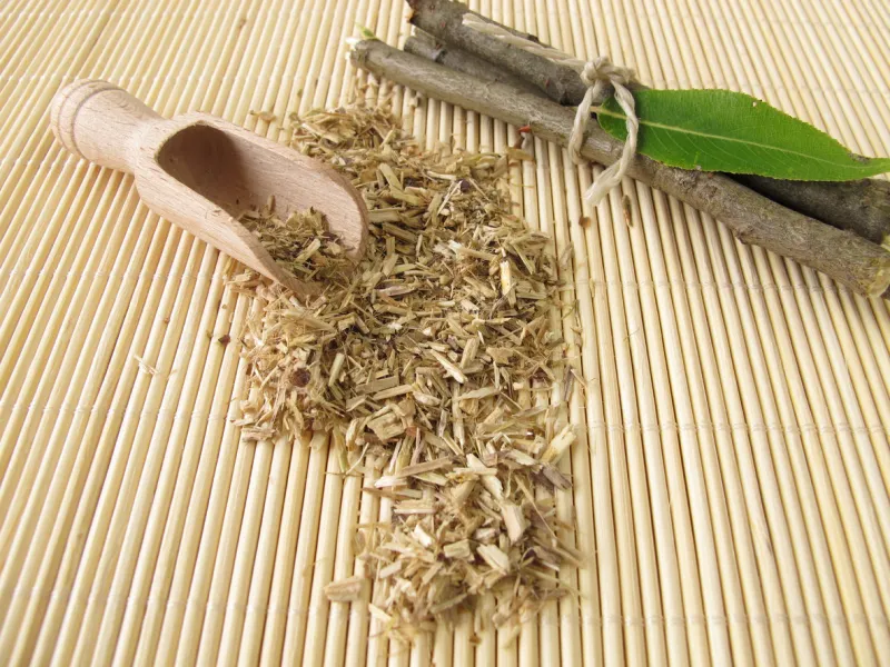 loose tea from willow bark - loser tee aus weidenrinde