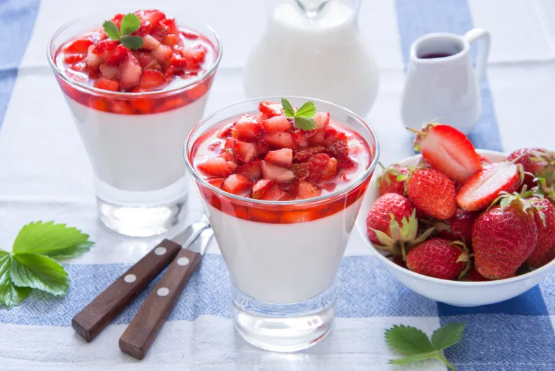 dessert panna cotta with fresh strawberry