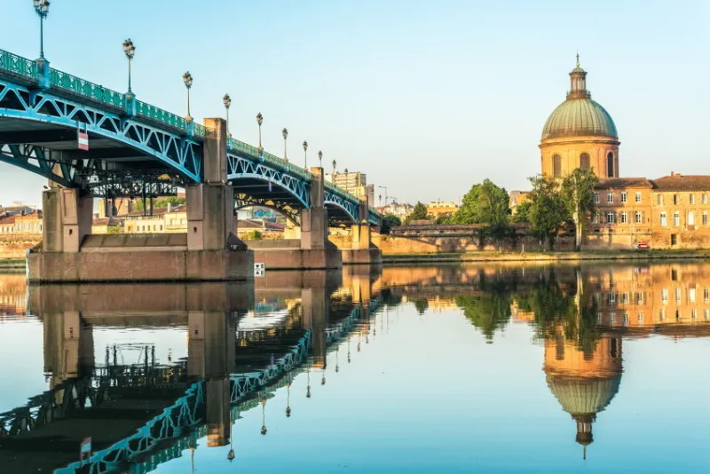 the saint-pierre bridge passes over the garonne and it was completely rebuilt in 1987 in toulouse, haute-garonne, midi pyrenees, southern france