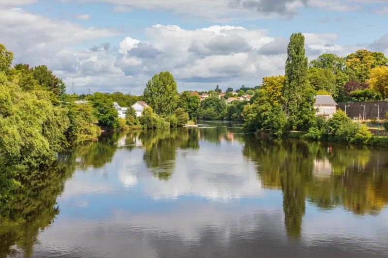 europe, france, haute-vienne, limoges the vienne river in limoges