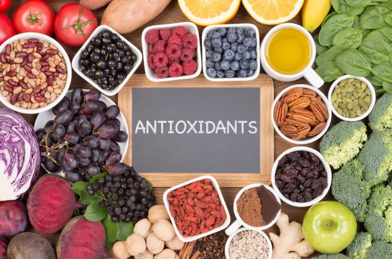food sources of natural antioxidants such as fruits, vegetables