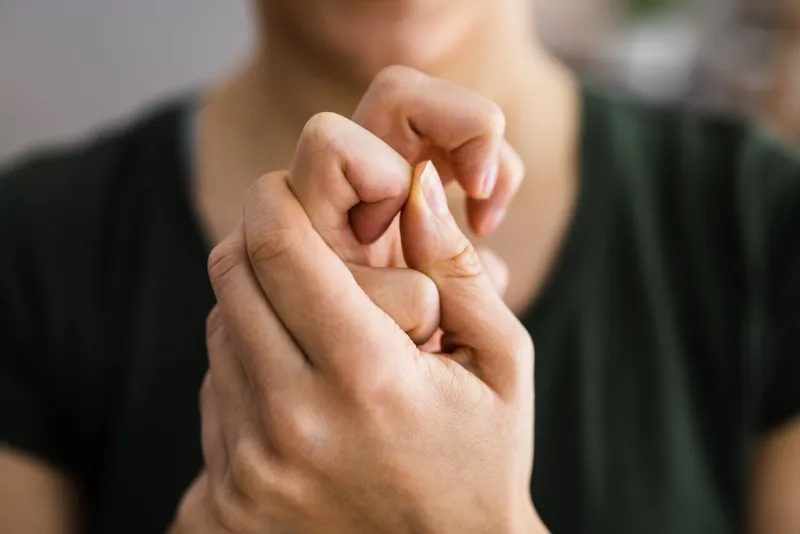 hand knuckle finger joint crack fingers snap