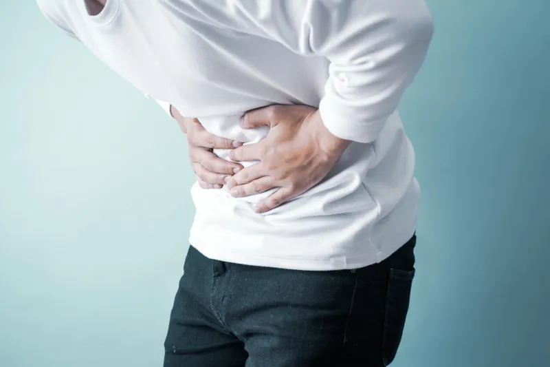 男性　腹痛