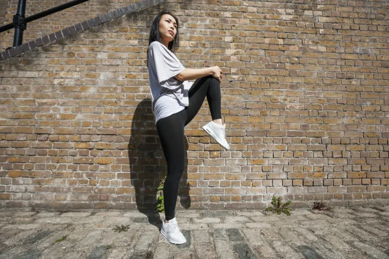 Tenir l'équilibre avec une jambe