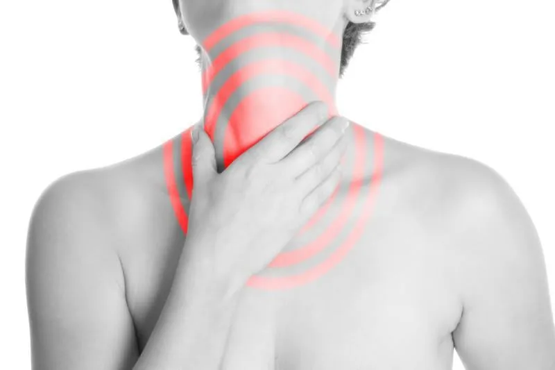 mal de gorge - noir et blanc