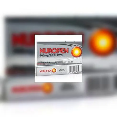 swindon, uk - may 3, 2015 deux boîtes de nurofen, nurofen est un comprimé à base d'ibuprofène utilisé pour soulager la douleur, la fièvre et l'inflammation