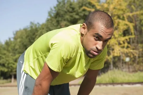 sport au parc - homme essouffl