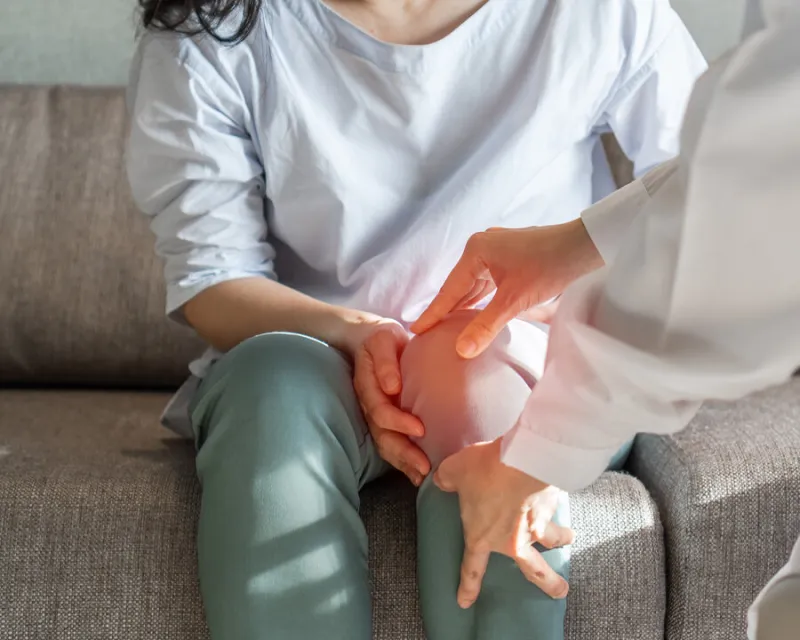 knee and joint pain, osteoarthritis arthritis, tendon injury, sprained or strained ligaments, cartilage tears, tendonitis chronic stress in knee muscle swelling problems in aging woman patient