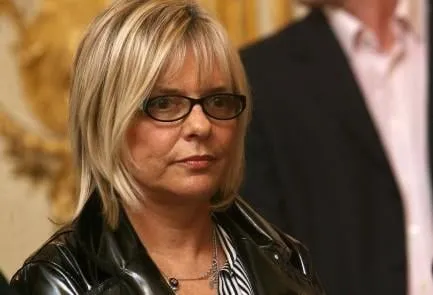 france gall assiste à une cérémonie au palais d'elysee à paris, france le 21 janvier 2008 photo par mousse abacapresscom