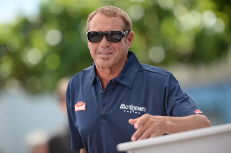 chad mcqueen pose lors du photocall pour le film 'steve mcqueen   the man and le mans' dans le cadre du 68e festival de cannes à cannes, france, le 16 mai 2015 photo by lionel hahn abacapresscom