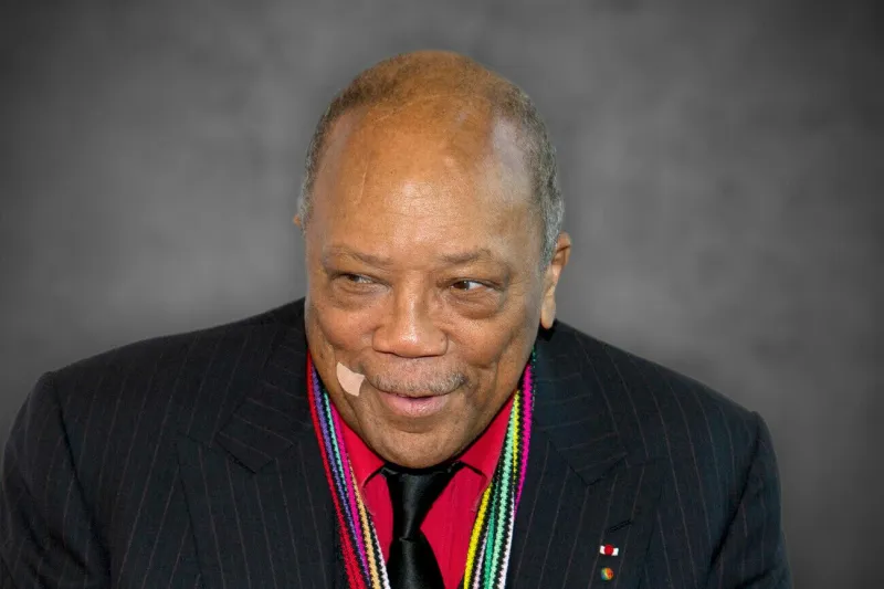 montage photo   le producteur de musique quincy jones est décédé à l'âge de 91 ans photo archives , quincy jones, usa, musicien, cérémonie de remise du prix steiger 2014 à la henrichshuette de hattingen, le 2 octobre 2014 ?