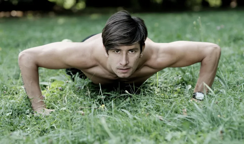 push ups dans le parc