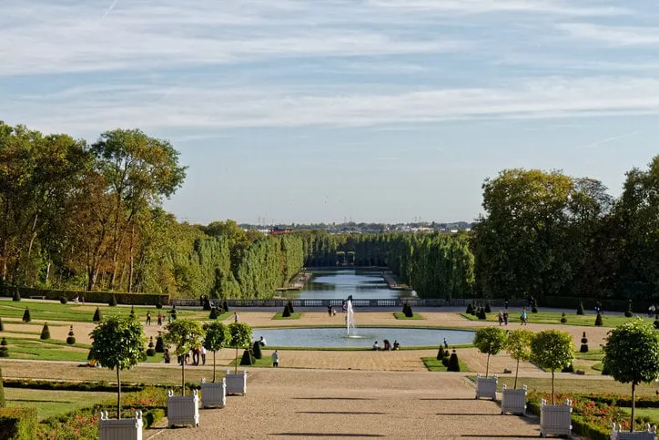 perspective on the sceaux park basin, sceaux, ile-de-france, france