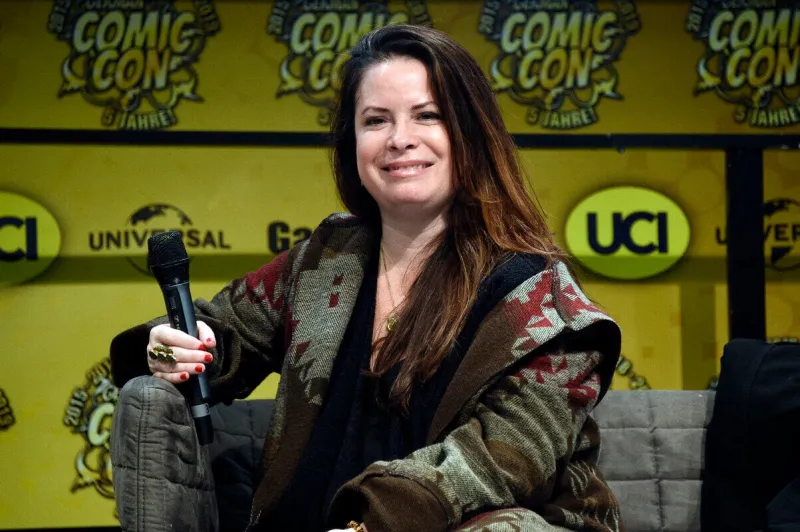 holly marie combs attending the german comic con december 8, 2019 in dortmund, germany photo by future-image zuma press abacapresscom