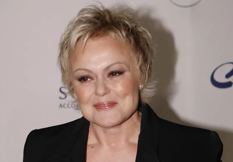 french actress muriel robin arrives at the 35th annual international emmy awards, 19 november 2007, in new york afp photo stan honda   afp photo   stan honda