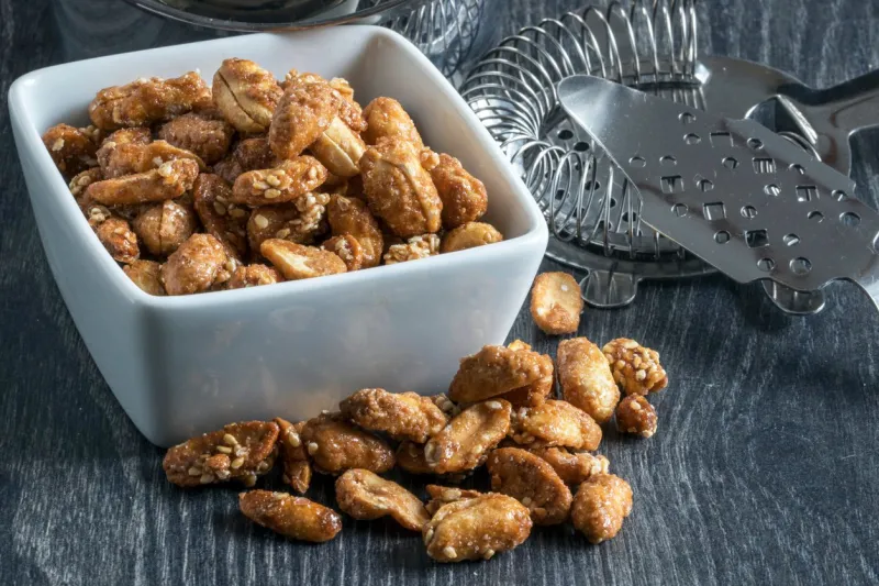 prise de vue en lumière naturelle + coup de flash annulaire au 28 100 macro, 200 iso, f 20, 16 seconde