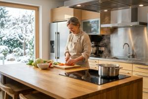 femme en train de cuisiner en hiver