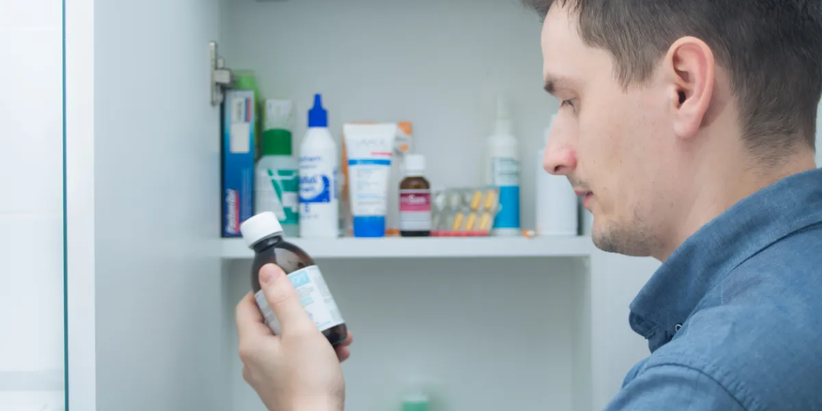 armoire à pharmacie