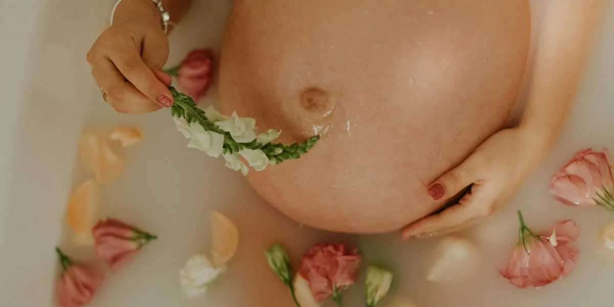 femme enceinte bain