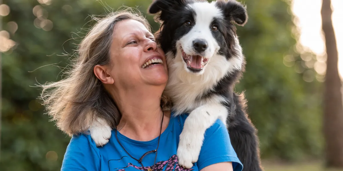 femme avec son chien
