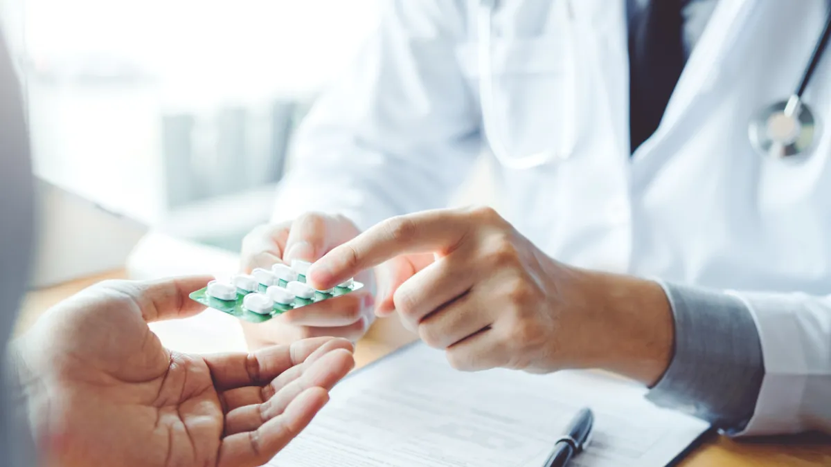 Prescription de médicament par le médecin