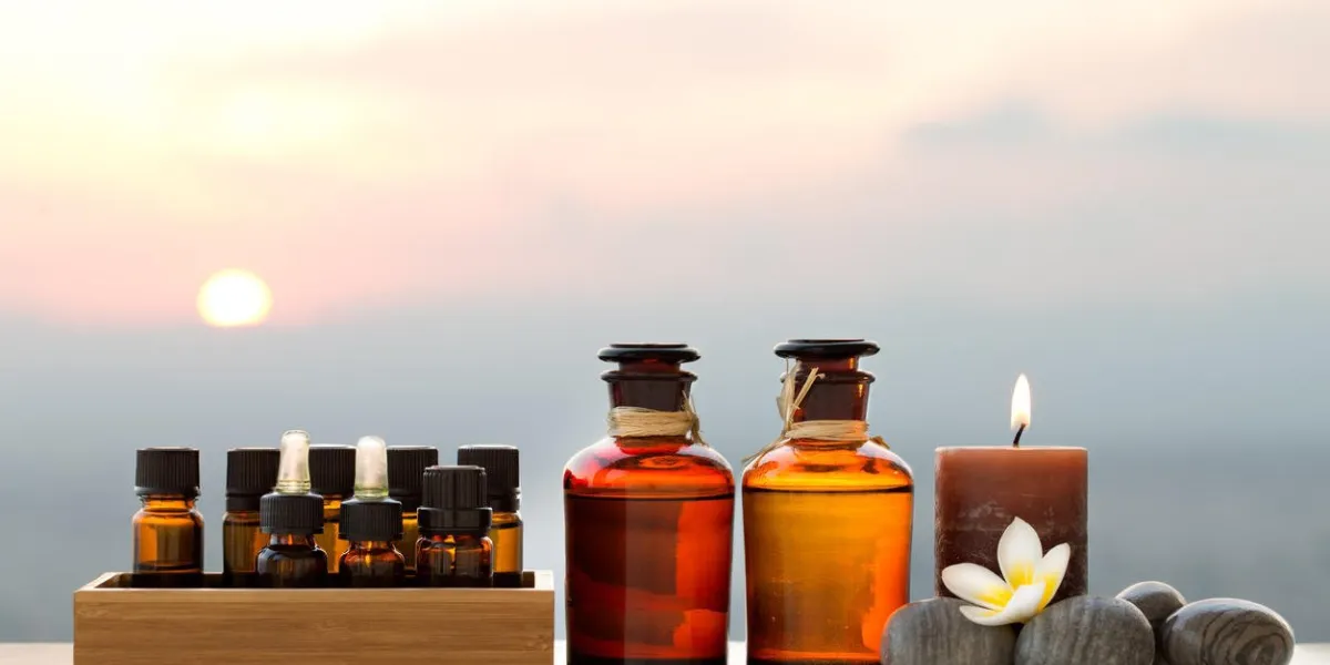 huiles de spa dans des bouteilles sur sunsetspa huiles dans des bouteilles sur coucher de soleil