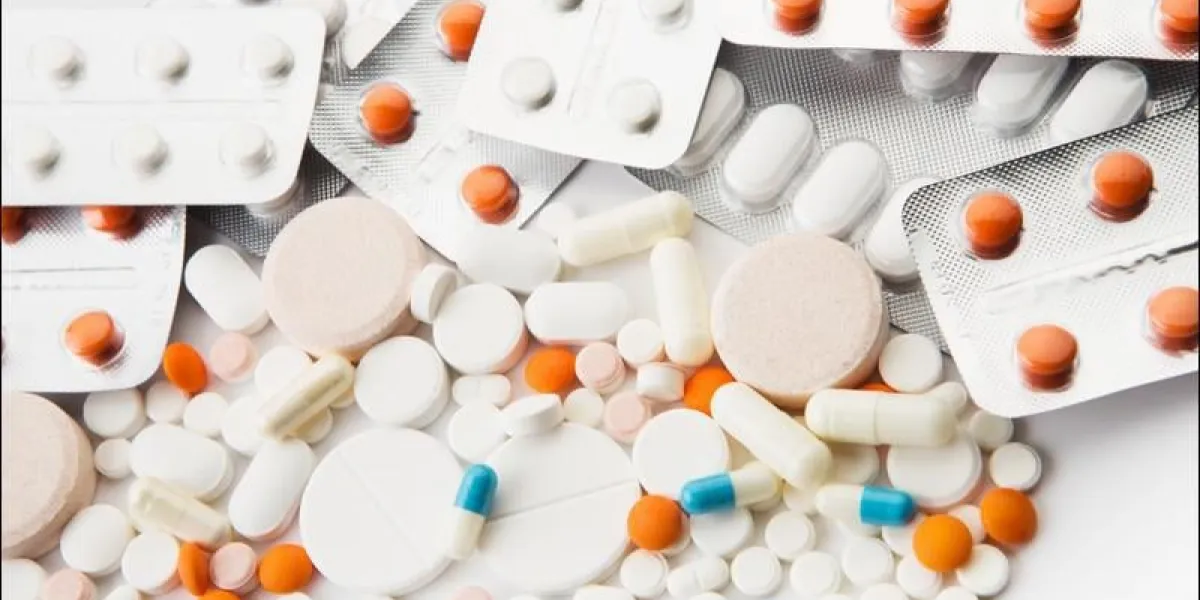 différentes tablettes de couleur sur un fond blanc