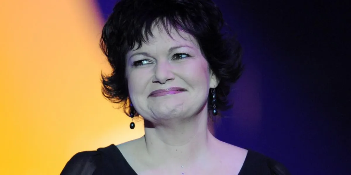 belgian singer maurane performs on stage during the 25th victoires de la musique yearly french music awards ceremony on march 6, 2010 at the zenith concert hall in paris afp photo lionel bonaventure   afp photo   lionel bonaventure