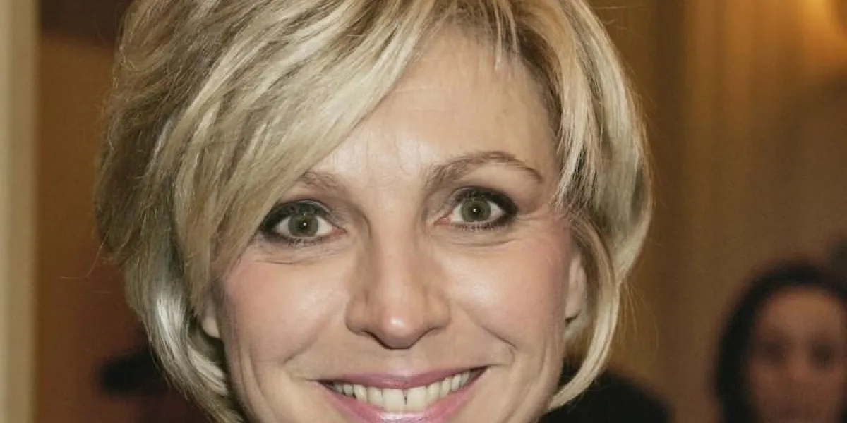 evelyne delhiat au gala de l'association 'enfance majuscule' tenue à la salle gaveau à paris le 5 février 2007 photo par la mousse abacapresscom