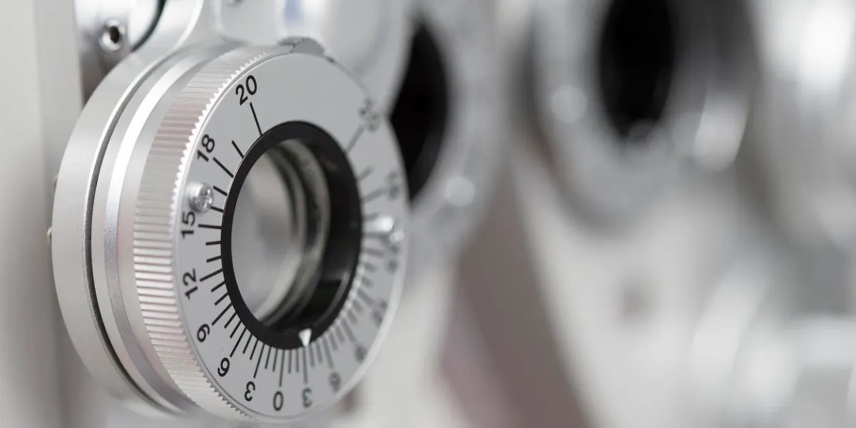 phoropter, ophthalmic testing device machine