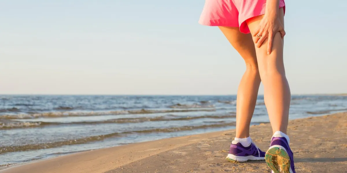 coureur féminin avec ischio-jambiers