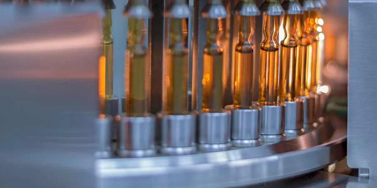 inspecte les flacons et les ampoules pour les particules dans les liquides et les défauts de conteneur machine d'inspection automatique pharmaceutique