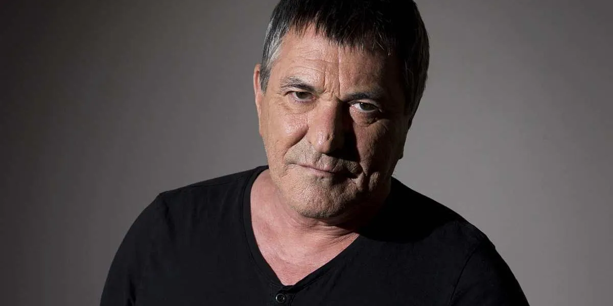 french humorist jean-marie bigard poses at his home, on may 6, 2014 in paris  afp photo  joel saget (photo by joel saget   afp)
