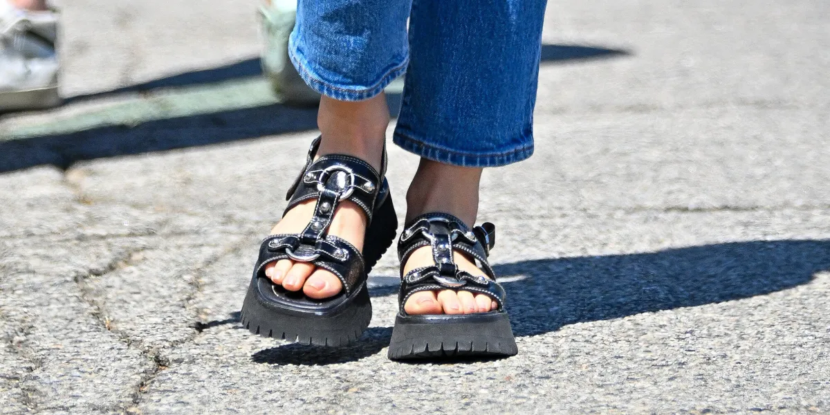 lucy hale est sortie à los angeles, ca, usa, le 19 juillet 2024 photo by bauergriffin instarimages abacapress