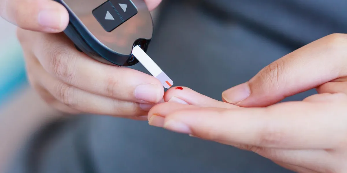 test blood glucose for diabetes in pregnant woman with glucometer