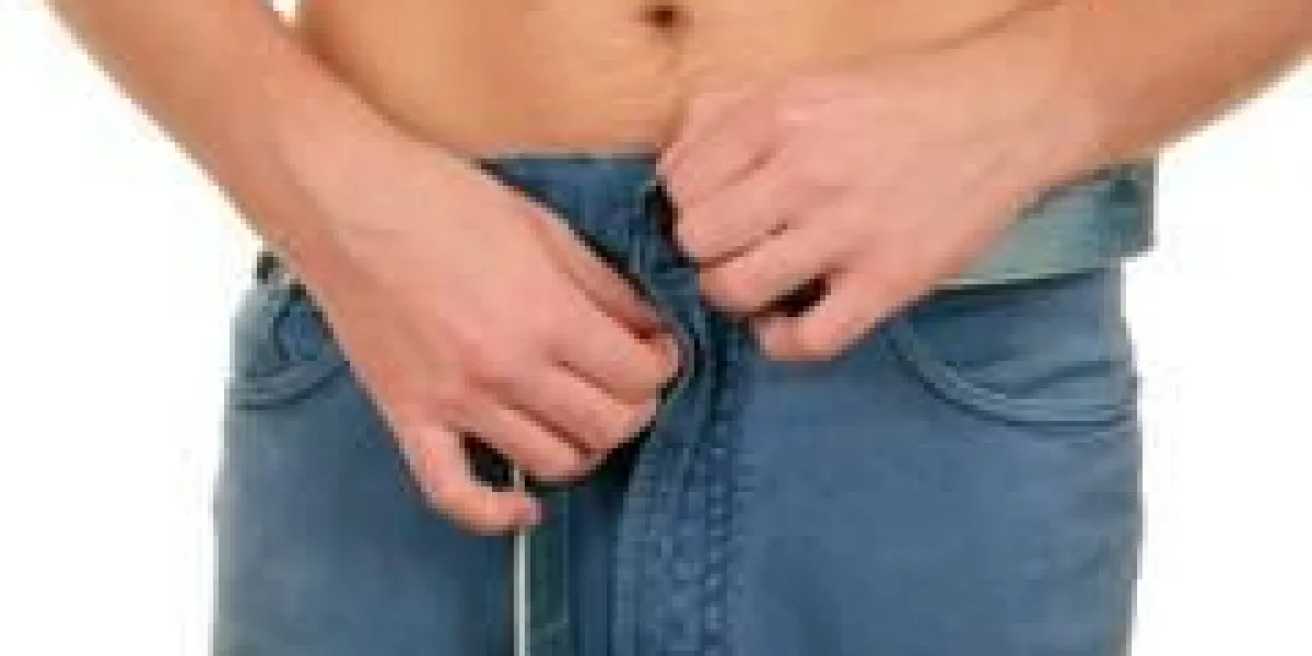 fermoirs d'adolescent volent sur un pantalon sur fond blanc