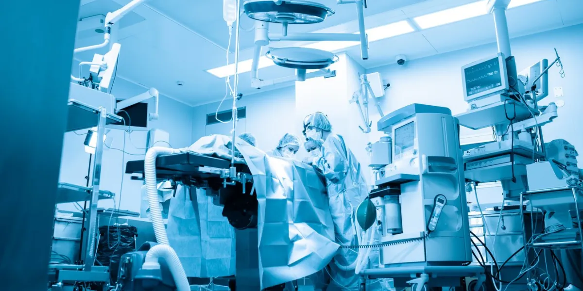 a team of doctors is fighting for the life of the patient intensive care unit, fight against viruses and bacretria, covid 19 pulmonary pneumonia is severe help the doctors, stay home