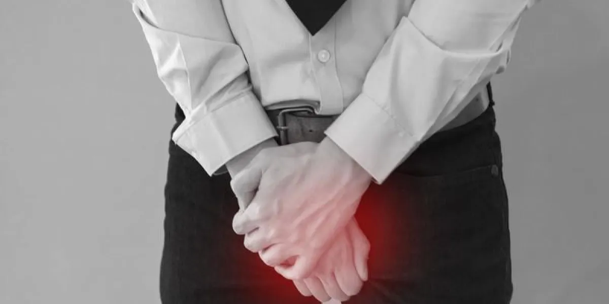 homme ayant un problème avec son pénis