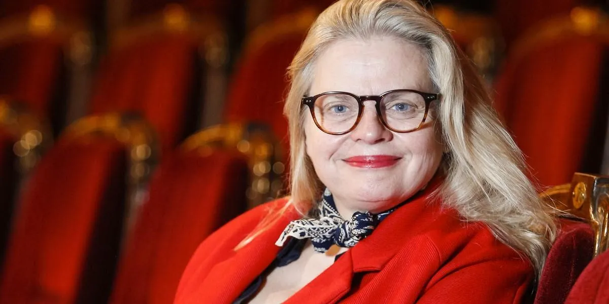 french actress and director isabelle nanty poses as she works on her new play at the comedie francaise theatre in paris on may 18, 2017   afp photo   geoffroy van der hasselt
