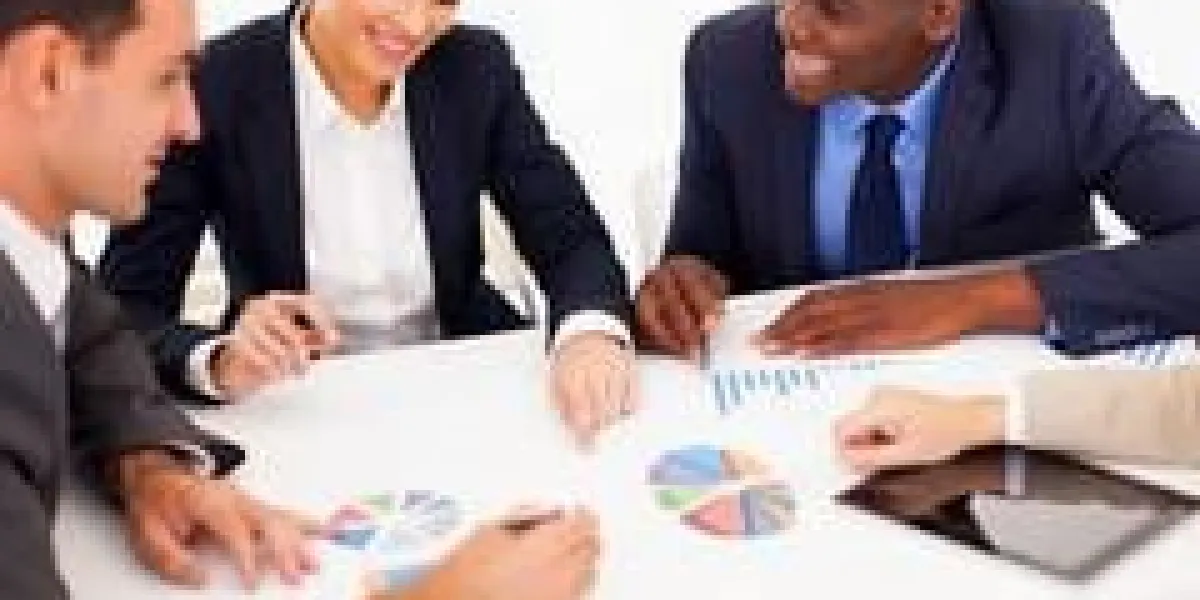 groupe de gens d'affaires ayant se réunir