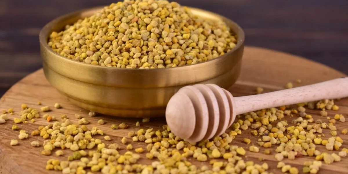 organic,bee,product,propolis,homeopathic,nutrition,concept,with,bee,pollen