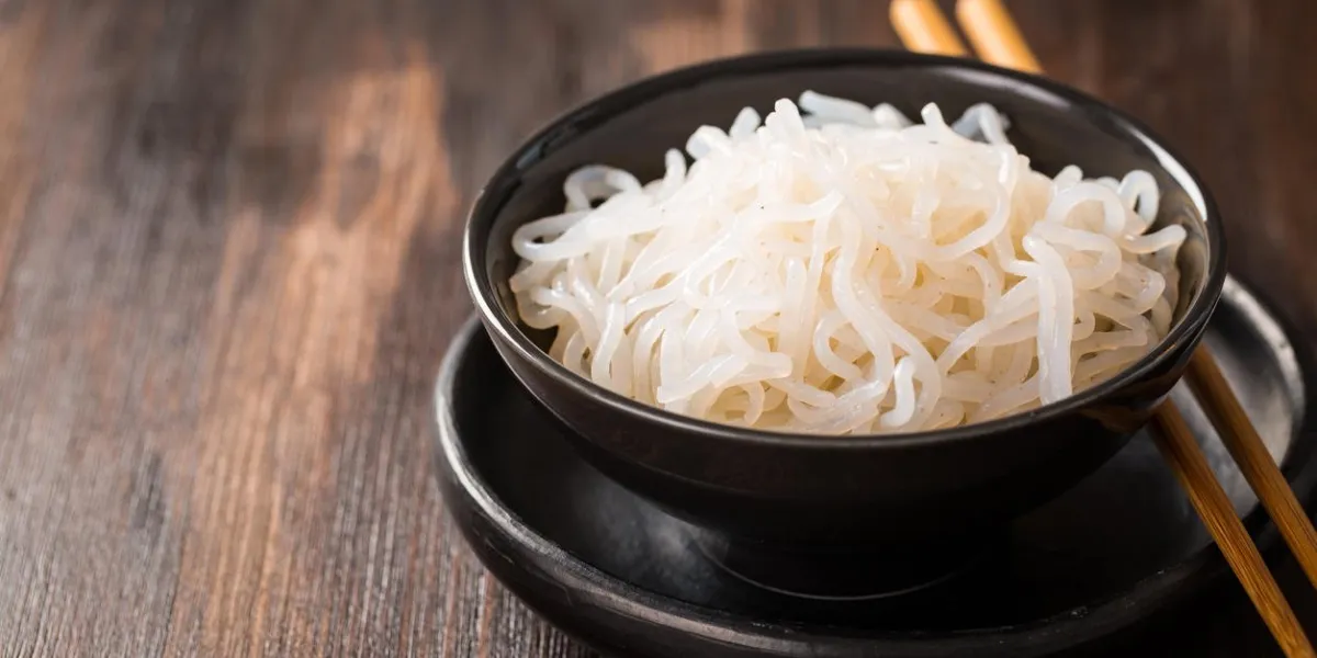 shirataki noodles (konjac) - japanese food