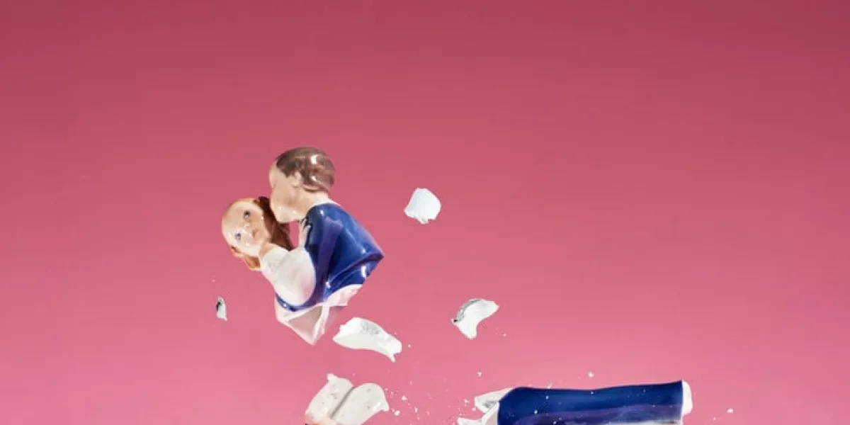 the kissing couple separated and breaks a parte - their bond is broken